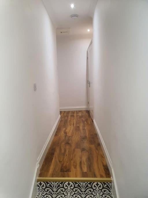 Beautiful Room In Lovely Flat London Bagian luar foto